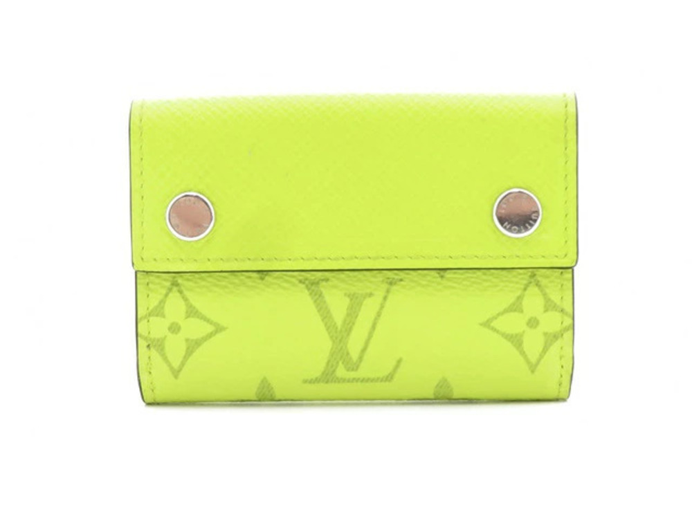 LOUIS VUITTON Discovery Compact Wallet Taigarama Jaune